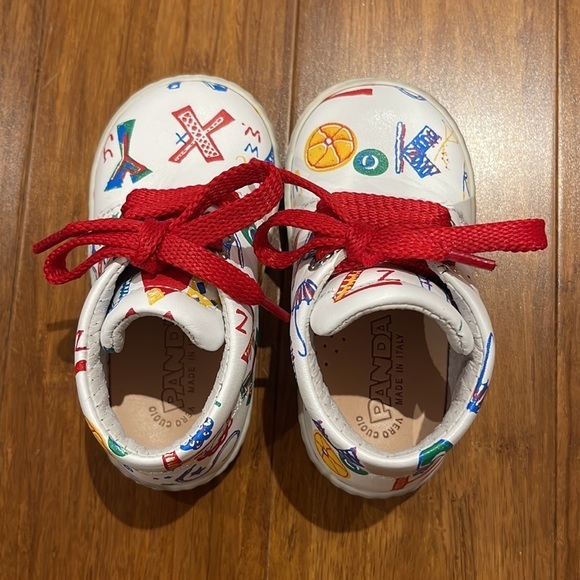 Panda‎ Shoes - Picture 4 of 5